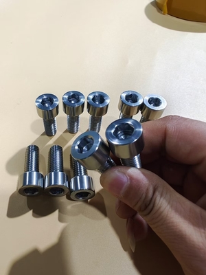 All size Zirconium Bolt Zr705 / Zr702 Screws for Automobile and Oil gas industrial